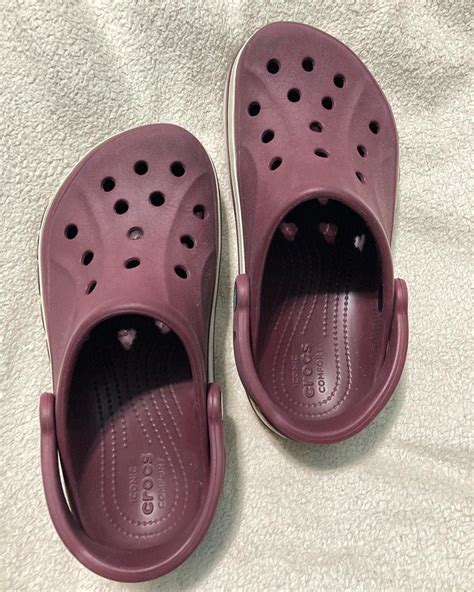 maroon crocs.